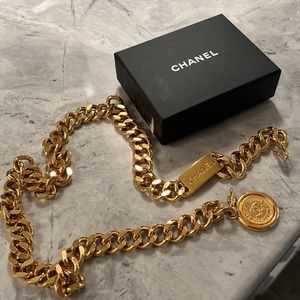 Chanel 90’s gold chain belt